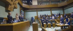 Silencio en el Parlamento Vasco por los muertos en el trabajo