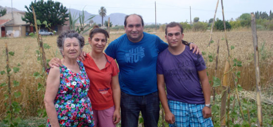 Proyecto Tierra en Cox (Alicante): Volver a la tierra para combatir la pobreza