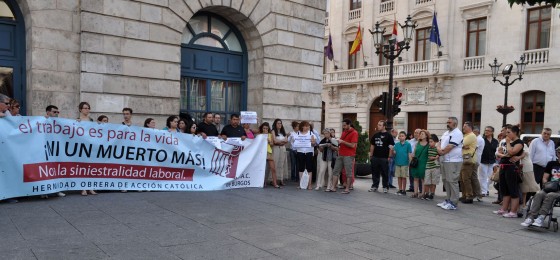 Concentración por el fallecimiento de un trabajador en Burgos