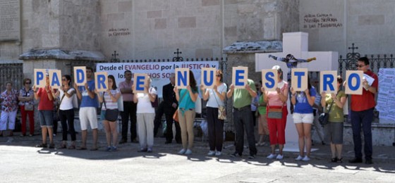 Gesto solidario de los cristianos de Alcalá frente a la situación de crisis económica