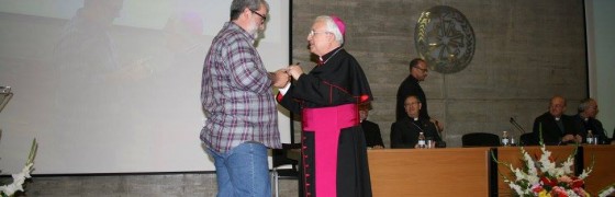 Alicante: Entrega de la insignia “Pro Ecclesia Diocesana” al militante de la HOAC Antonio Aranda